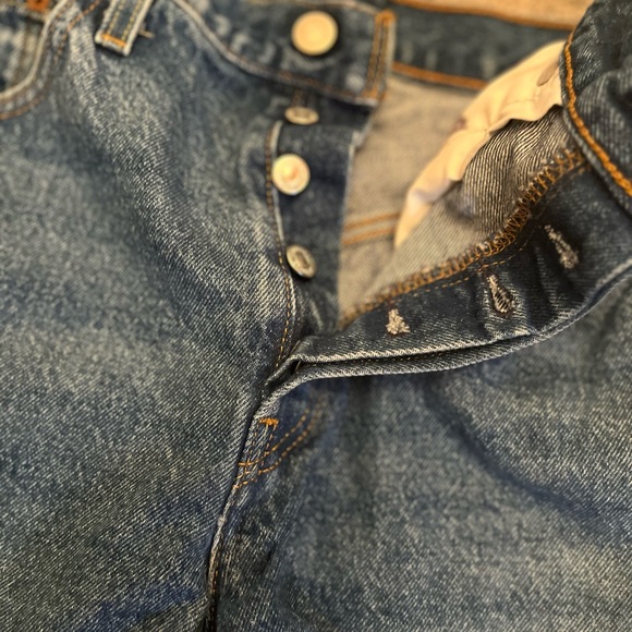 501 Levi High Rise Shorts - Picture 5 of 5